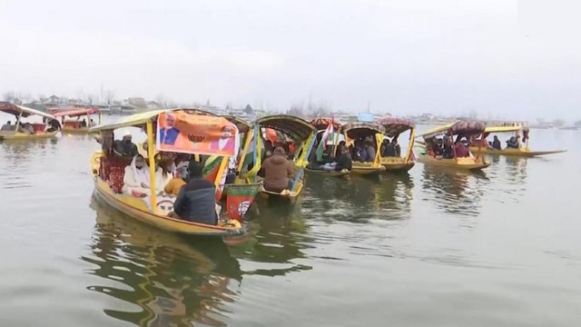 Srinagar: BJP's 'Shikara Rally' in Dal lake