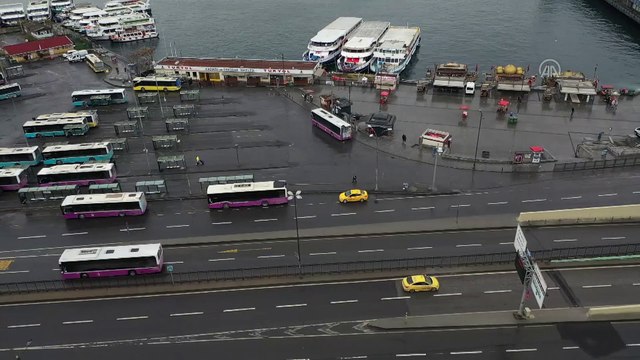 (Drone) İstanbul pazar gününe sakin uyandı - Eminönü/Galata Köprüsü/Gülhane Parkı
