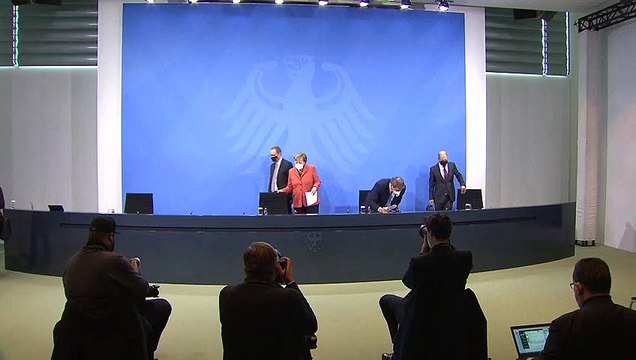 Германия вводит карантин на все праздники