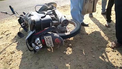 बाइक सवार दंपति को ट्रक ने मारी टक्कर, मासूम बच्चे की मौत