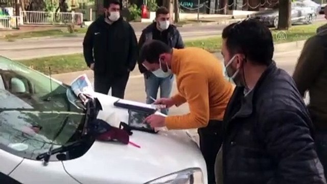 BURSA - Polisten kaçmaya çalışan şüphelilerin bulunduğu hafif ticari araçtan uyuşturucu çıktı