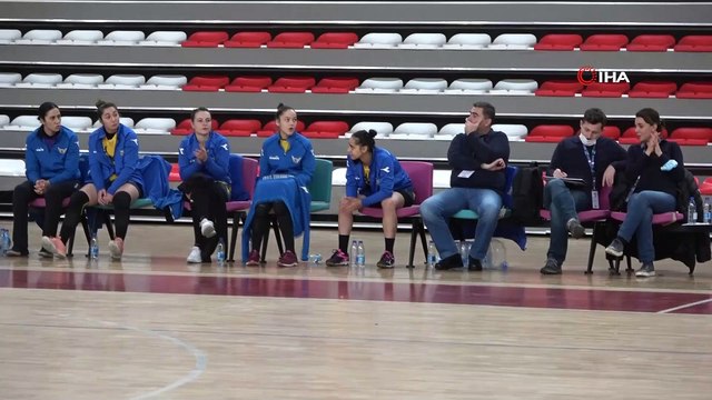 Kadınlar Hentbol Süper Ligi: Sivas Belediyespor: 21 - Yenimahalle Belediye: 38