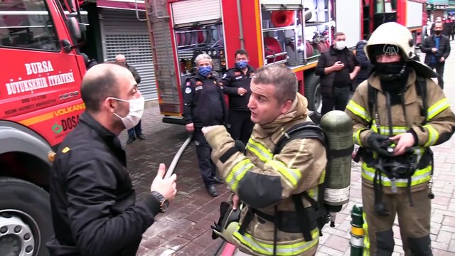 BURSA - Alışveriş merkezinde çıkan yangın kontrol altına alındı