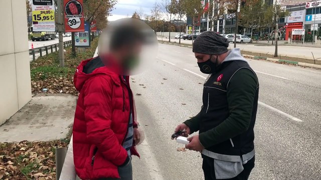 BURSA - Kısıtlamayı ihlal eden şüphelinin üzerinden uyuşturucu çıktı