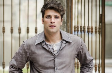 Bruno Gagliasso inaugura pousada em Noronha