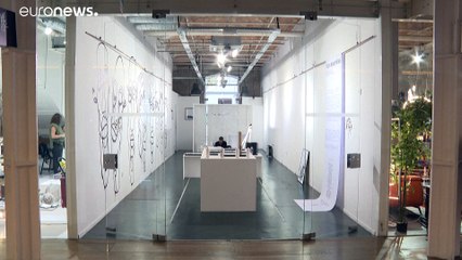 Un artiste marseillais se confine dans un cube de plexiglass