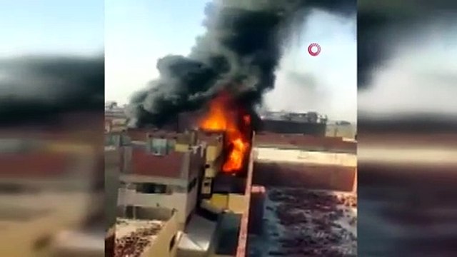 Mısır'da boya ve tiner fabrikasında büyük yangın