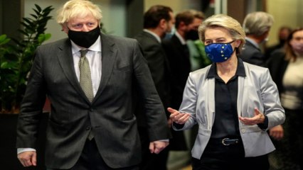 EU, UK agree to push Brexit trade talks beyond Sunday deadline