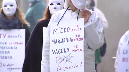 Performance negacionista del Covid en la Catedral de Sevilla