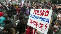 La rabbia dei polacchi, dalla legge sull'aborto alla protesta anti governativa