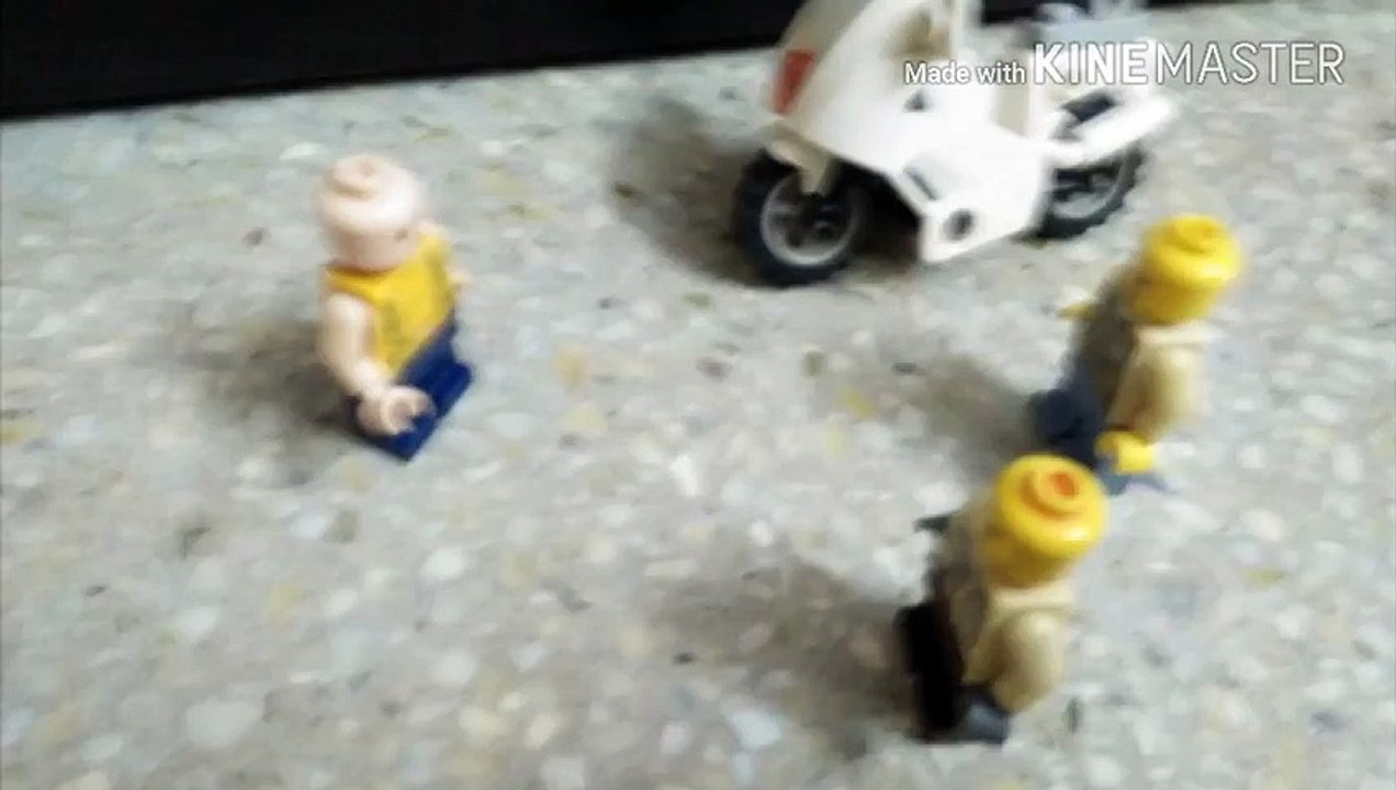 Lego cop chase