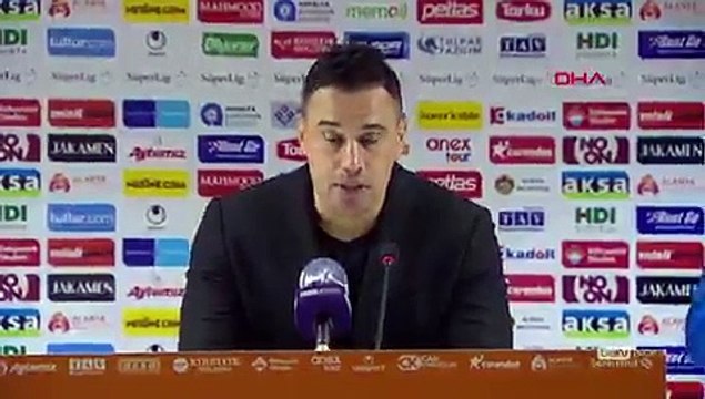 Alanyaspor Teknik Direktörü Çağdaş Atan, soru sormayan basın mensuplarına böyle tepki gösterdi