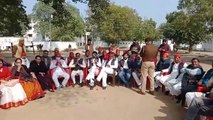 किसान बिल के विरोध में सपाइयों ने किसानों के साथ किया विरोध प्रदर्शन