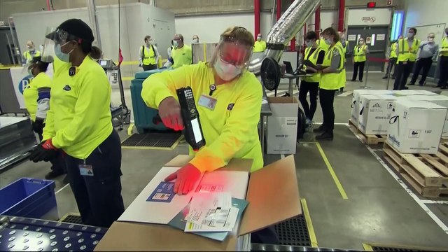 Vacina da Pfizer em distribuição nos EUA