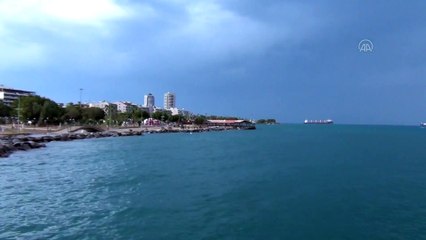 Download Video: HATAY - İskenderun Körfezi'nde kuvvetli rüzgar