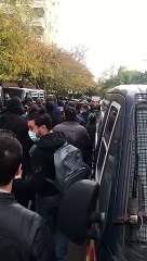 La policia intenta desallotjar el centre social ocupat de l'Horta