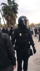La policia intenta desallotjar el centre social ocupat de l'Horta