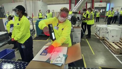 USA: hétfőn elkezdik beoltani az egészségügyi dolgozókat
