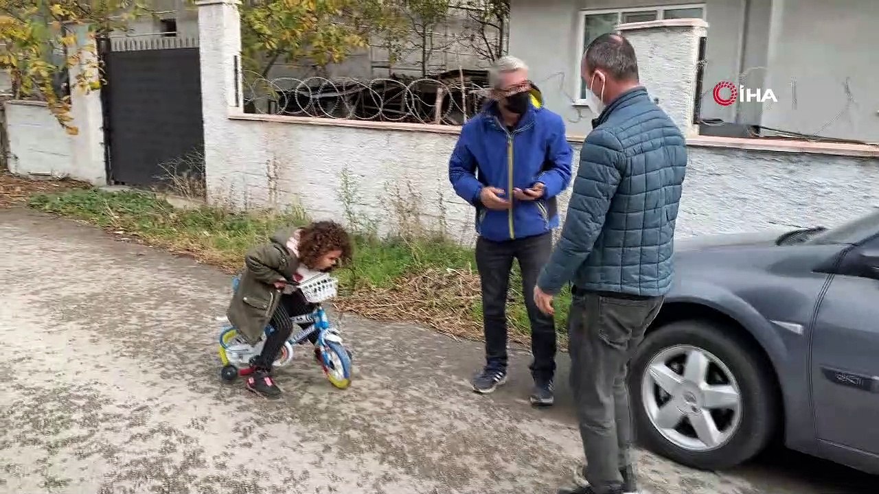 Türkiye’yi ağlatmıştı...Minik Ecem sağlıkçı babasına işte böyle kavuştu