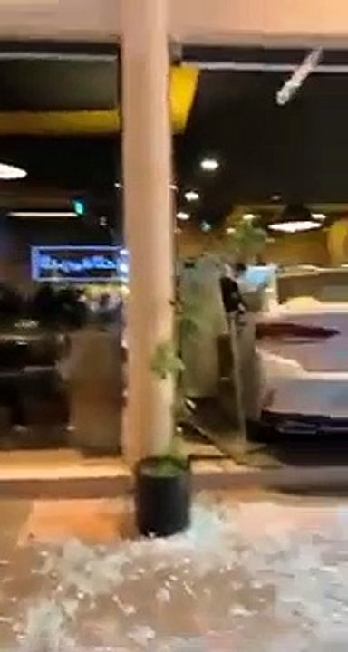 أغرب حادث تصادم في جدة: فيديو يرصد ما قامت به ه...