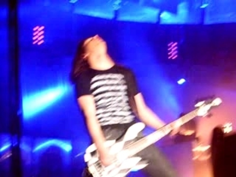 CONCERT TOKIO HOTEL LE   16-10-07  A PARIS-BERCY Georg !!!