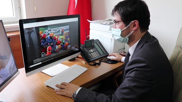 BOLU - Emniyet Müdürü Erdoğan ile Sağlık Müdürü Demirkol, AA'nın 'Yılın Fotoğrafları' oylamasına katıldı