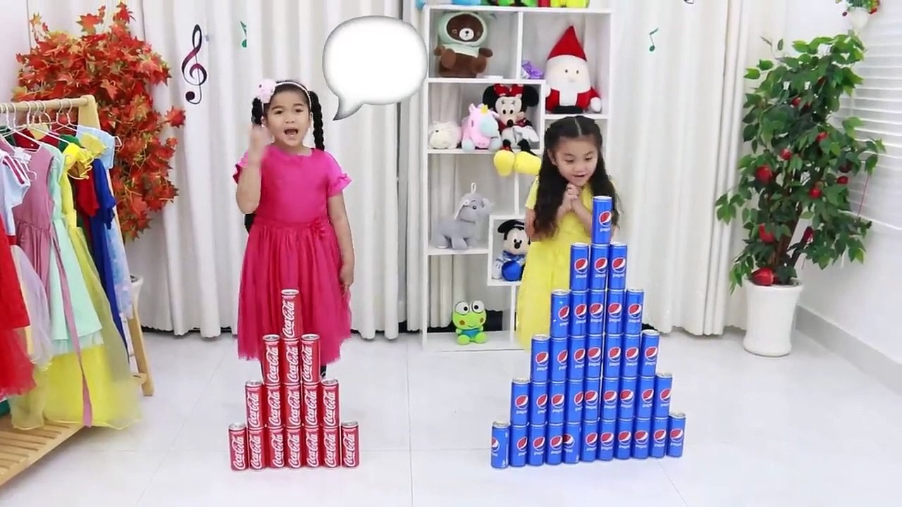 Annie and Suri Pretend Play Pepsi vs Coke Soda Challenge - Kids funny videos