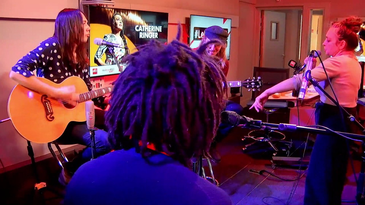 Catherine Ringer intéprète "C'est comme ça" en live dans #LeDriveRTL2 (11/12/20)