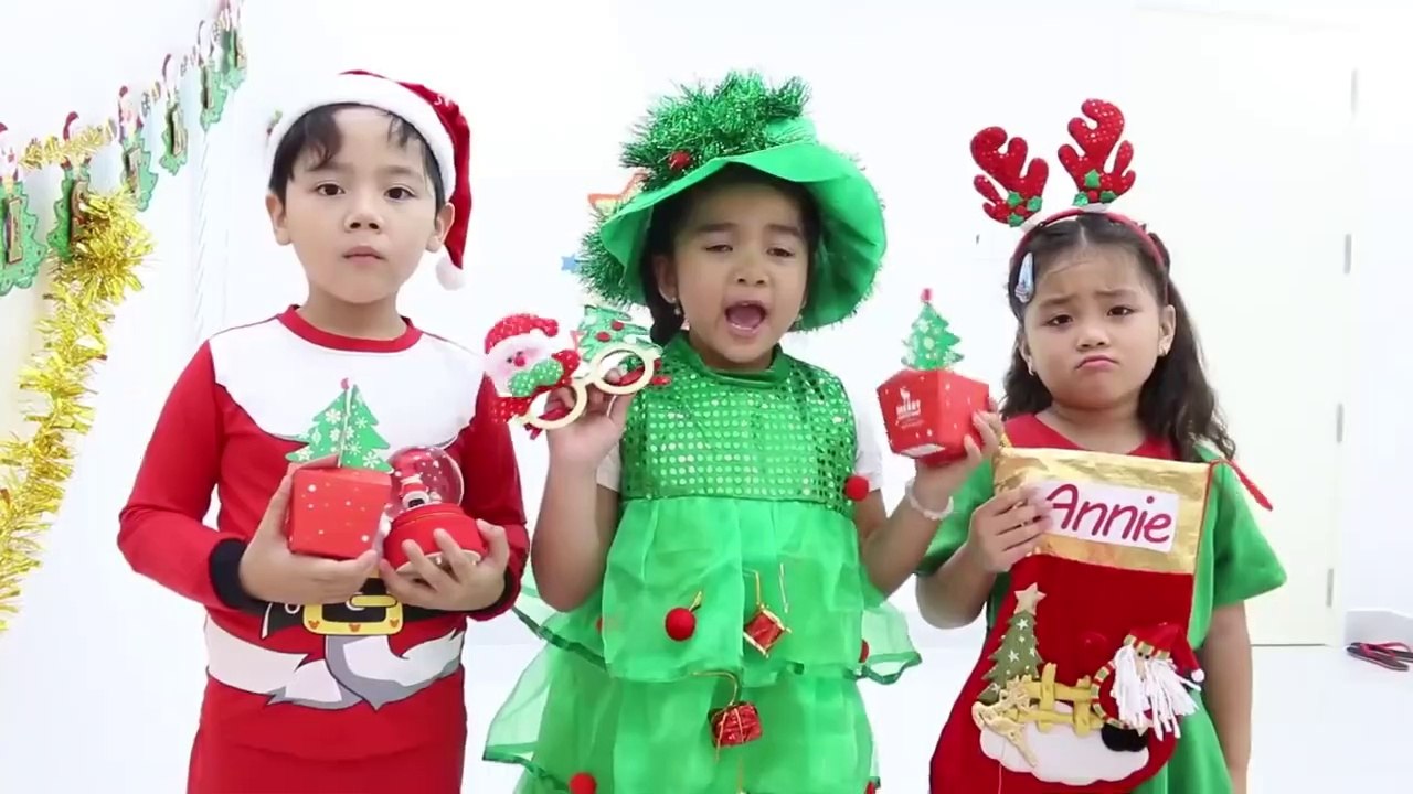 Pretend Play with Santa Naughty or Nice Presents List for Kids