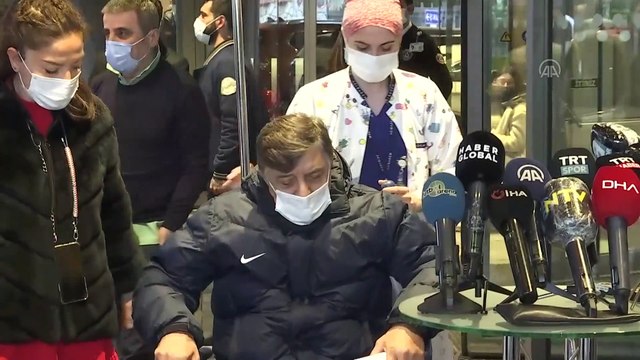 İSTANBUL - Koronavirüs tedavisi tamamlanan Yılmaz Vural taburcu edildi