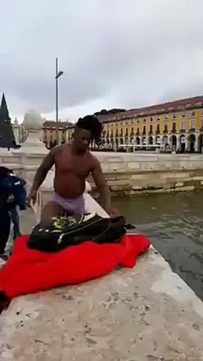 Sauvetage d'un homme de la noyade