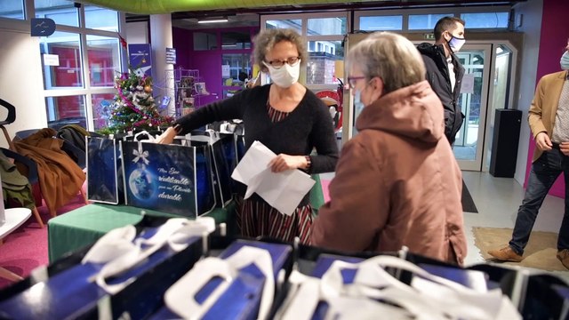 #Seniors / Les colis de Noël distribués aux aînés
