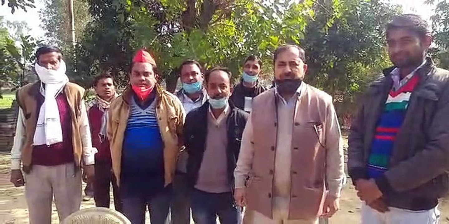 शांतिपूर्ण प्रदर्शन करने जा रहे किसानों को पुलिस ने रोका