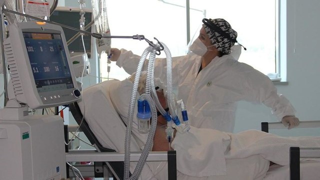 Bilim Kurulu üyesi Özlü: Virüs çok mutasyon geçiriyor