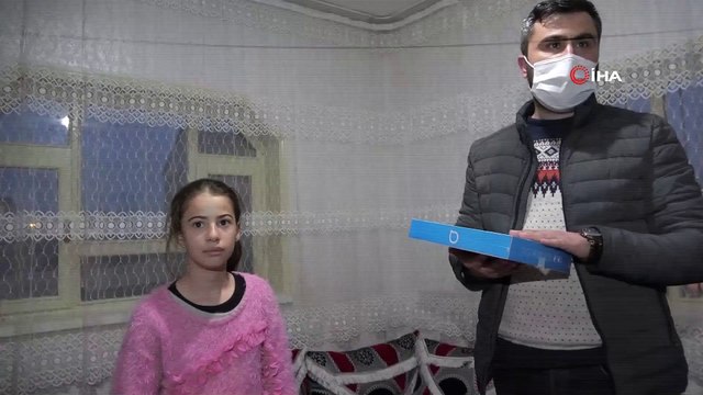 Fedakar öğretmen 15 öğrenciyi daha uzaktan eğitimle buluşturdu