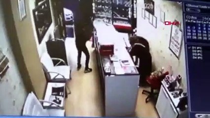 Kuyumcuda dehşet anları! Soygun anı kamerada