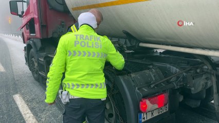 Bolu Dağı’nda sürücüler zor anlar yaşıyor