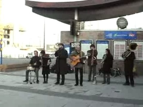 Les Blérots de R.A.V.E.L. : Dans les gares