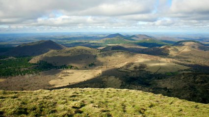 'World's Most Scenic Railway Journeys' - France - Volcanoes