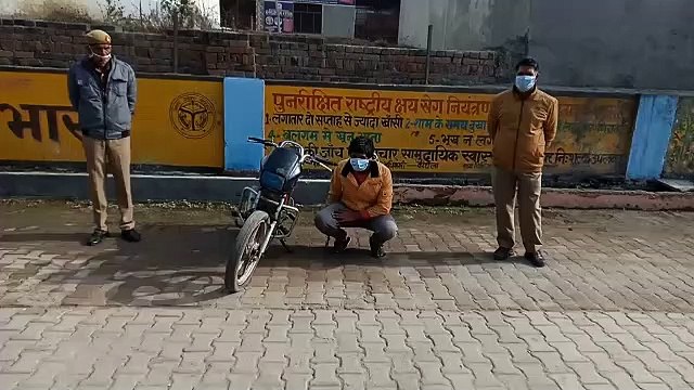शामली: कांधला पुलिस ने चोरी की बाइक के साथ चोर को किया गिरफ्तार