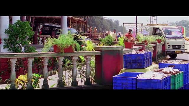 Golmaal 3 || Vasooli abusing inspector Dhande || Kareena Kapoor || Shreyas Talpade || Bollywood coedy movie