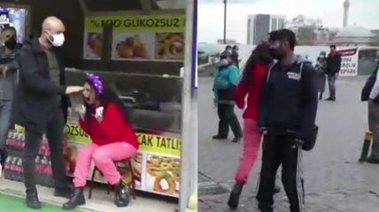 Bursa'da bir kadın önce polise saldırdı, ardından çığlık atarak kaçmaya başladı