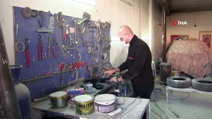 Klasik otomobil düşkünü tamirci