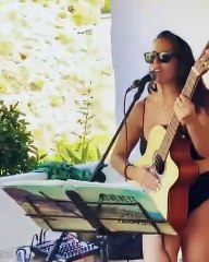 Así se lo pasa Anabel Pantoja cantando con amigos