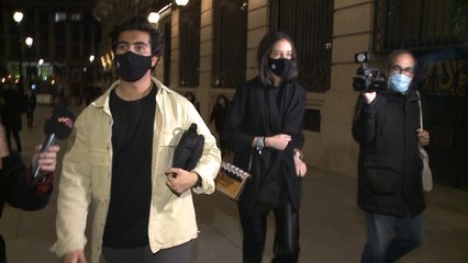 La gente grita "ladrona, devuelve el dinero" a Victoria Federica