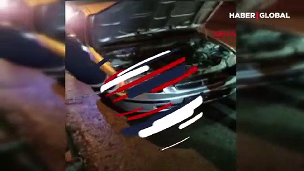 Çarpmamak için durduğu sırada otomobiline girdi