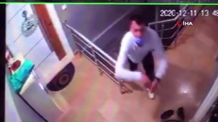 Boşandığı eşinin evine tekme ile böyle girmeye çalıştı