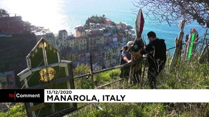 شاهد: قرية مانارولا الإيطالية الملونة تدخل البهجة إلى القلوب في الأوقات المظلمة
