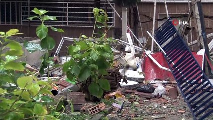 Avcılar'da balkonları çöken binada çalışmalar sürüyor