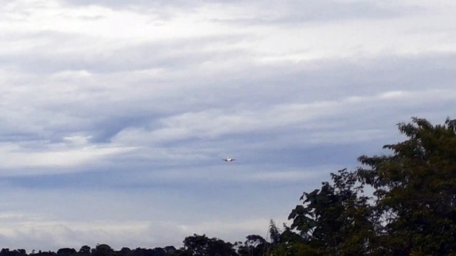 Embraer 195 filmado às pressas por mim em Manaus
